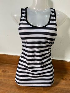 Stripes Padded Gym Top 🤌🏻