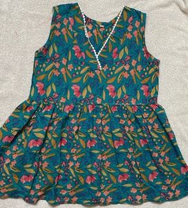 Floral Print Sleeveless Top