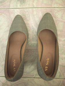 Women Bellies Sandal (Grey, 4)