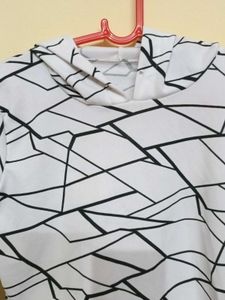 Geometric Print Crop Hoodie