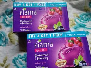 Fiama Blackcurrant &amp; Bearberry Gel Bar