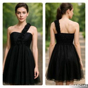 Chic Black One-Shoulder Dress