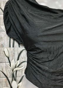 brand new Chic Black Top