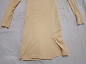 Long sleeves stretchable bodycone dress