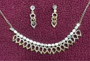 Sparkling Necklace &amp; Earring Set