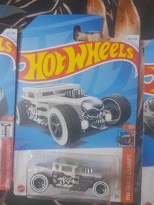 hot wheels  cars p1 Nissan skyline and bone shaker
