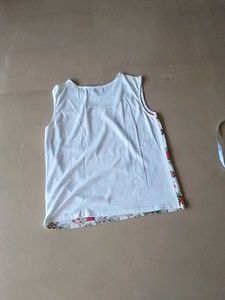 Pretty Sleevless Top