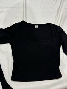 Black Long Sleeve Crop Top