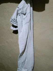 Light Wash Jeans