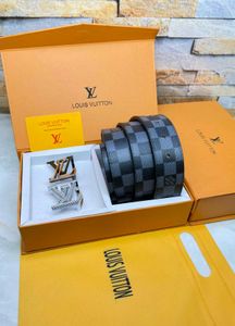LOUIS VUITTON MENS IMPORTED BUCKLE BELTS WD BOX