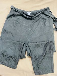 🌈H&amp;M High-Waisted Oilve Green Trouser