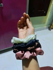 combos of 4 satin scrunchies