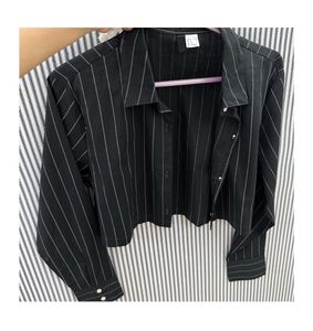 H&amp;M Cropped Shirt