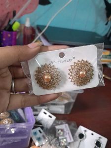 5 Pairs Of New Earrings For Sale