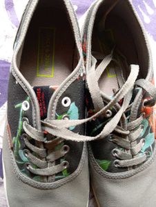 Lacagioni Gray Floral Sneakers