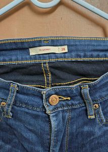 Levi&#39;s Ripped Skinny Jeans
