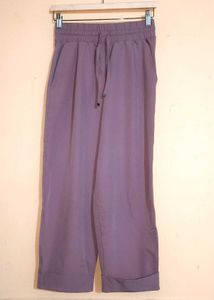 Size 30 To 32 Inches Lavender Cropped Pants