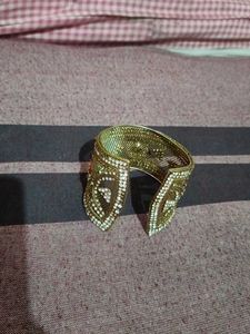 Beautiful Kada And One Bajuband