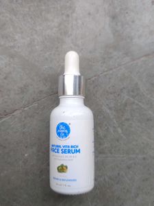 The Moms Co. Face Serum