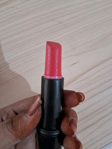 Red Elle 18 Lipstick 💄