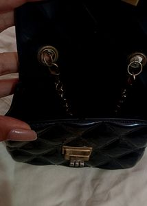Beautiful Aesthetic Pearl Black Bag💞🌷