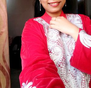 Embroidered pheran from Kashmir