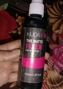 Huda Beauty Matte Fixer Face Spray