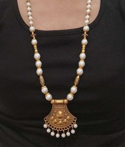 Vintage Style Pearl &amp; Gold Necklace