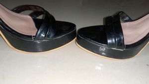 Black Heels 350rs