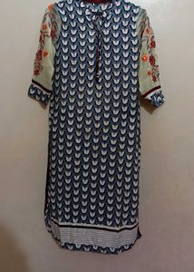 Floral Print Kurta With Stylish Sleeves