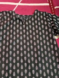 Women Floral Print Straight Short Kurta