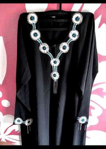 Circle ⭕ Pattern Saudi Abaya With Shawl
