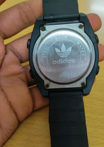 ADIDAS VINTAGE WATCH FOR  SALE.STYLISH ONE ANYONE CAN WEAR. WORKING CONDITION IS PERFECT.