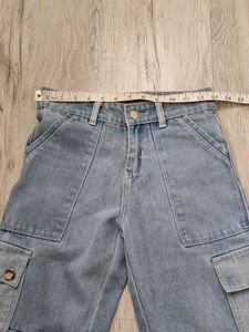 Ma1360 Sabrin cargo jeans waist 26 inches