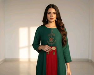 Elegant Green &amp; Red Ethnic Gown