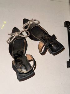 Sequins Bow Heels