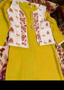 Women Kurta With Half Jacket