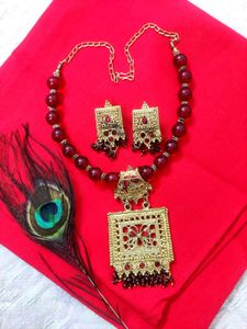 Maroon Beaded Necklace &amp; Earrings Set