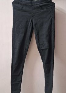 Black Slim-fit Jeggings