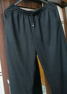 New black trackpant for girls