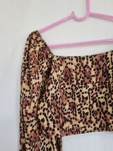 Puff Hand Crop Top