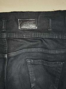 Black Skinny jeans