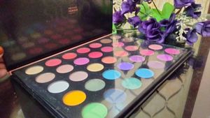 Beauty Glazed Eyeshadow Palette