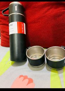 Vacuum Bottle &amp; Cups New With Tag Hot And Cold
