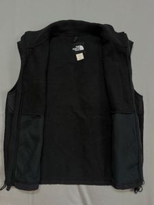 PRODUCT - Vintage TNF Zippered Vest❗️