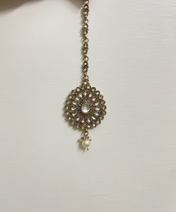 golden maangtika
