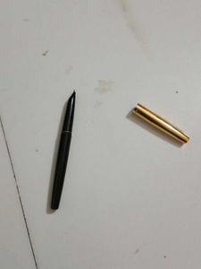 hero Fountain Pen - Black &amp; Gold