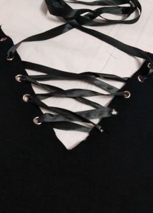 Lace-Up tank  Top 🖤