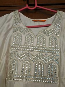 Elegant Embroidered Kurta On Sale