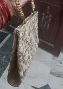 Elegant Floral Embroidered Evening Bag